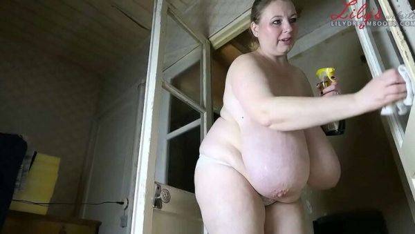 Amateur BBW Lilydreamboobs Shows Off Her Huge Saggy Tits - porntry.com on poweredporn.com