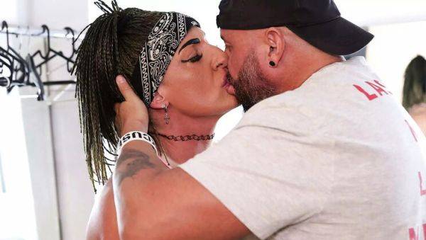 Danaxmuscles Fucks Photographer in Hot Anal Scene - Big Tits, Big Ass MILF Action - porntry.com - Spain on poweredporn.com