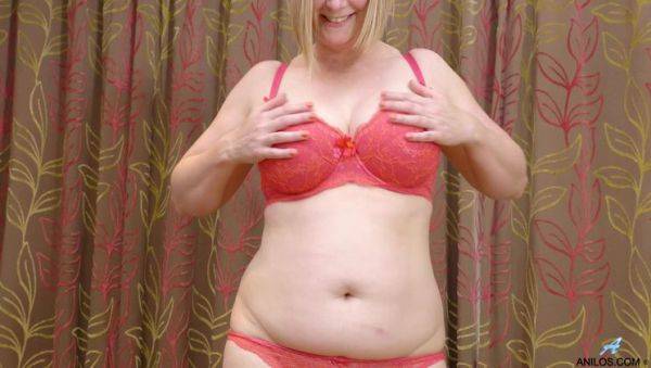 Hairy Pussy - veryfreeporn.com on poweredporn.com