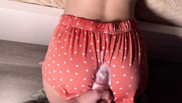 Stepsister Says Don't Stick It In! But Rubbing Her Wet Pussy Feels Too Good - Mia Foster - veryfreeporn.com on poweredporn.com