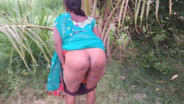 Desi Wife Outdoor Fuck with Big Ass and Big Cock - porntry.com - India on poweredporn.com