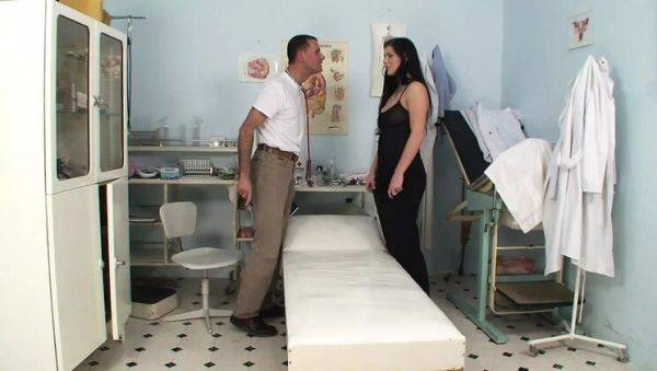 German Sex Clinic Therapy with Brunette Babe Sucking Big Cock - HD Amateur Pleasure - xxxfiles.com - Germany on poweredporn.com