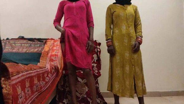 Real Desi Village Threesome: Housewife and Step Sister Hot Sex Full Video - veryfreeporn.com - India on poweredporn.com