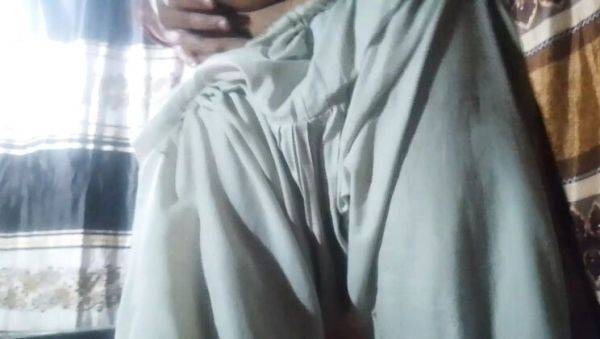 Hot Desi Bhabhi Sucks Neighbor's Brother and Takes His Goods - porntry.com - India on poweredporn.com