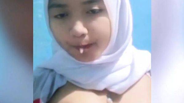 Asian Teen Squeezes Her Big Natural Tits for Perfect Solo Orgasm - veryfreeporn.com - Japan on poweredporn.com