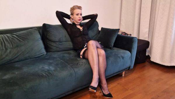 Horny MILF Wanilianna Fucks Herself with Dildo in 4K Stockings - veryfreeporn.com on poweredporn.com