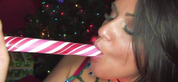 Charley Chase Gets Some Christmas Cock - inxxx.com on poweredporn.com