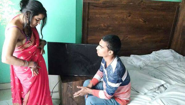 TV Mechanic Gives Free Service to Housewife at Home Without Taking Money - Hot Shower Scene - xxxfiles.com on poweredporn.com