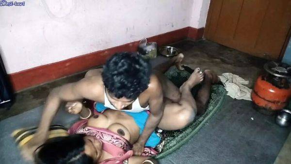 Desi Wife Ji Ko Room Mein Lejakar Raat Bhar Maje Se Choda - Ravikumar - porntry.com - India on poweredporn.com