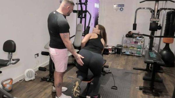 Curvy Brunette Gets Fucked by Older Gym Trainer in Hardcore Workout Sex - xxxfiles.com - Britain on poweredporn.com