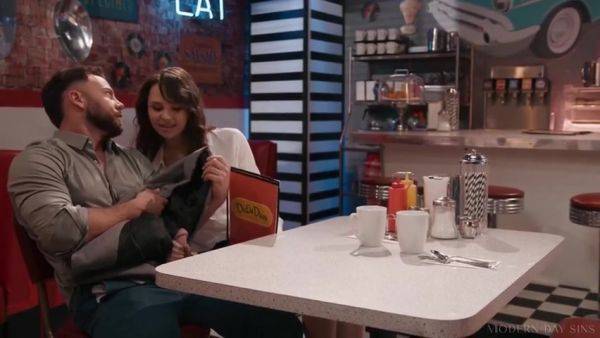 Liz Jordan Sneaking Around At The Diner - videomanysex.com - Jordan on poweredporn.com