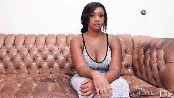 Dee Bators Spreads Her Wet Pussy Open on Casting Couch in 4K - veryfreeporn.com - Usa on poweredporn.com