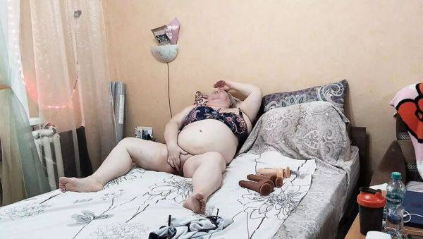 Zona901's Big Tits Friend Masturbates Her Meaty Pussy with Huge Toys in the Evening - xxxfiles.com - Russia on poweredporn.com