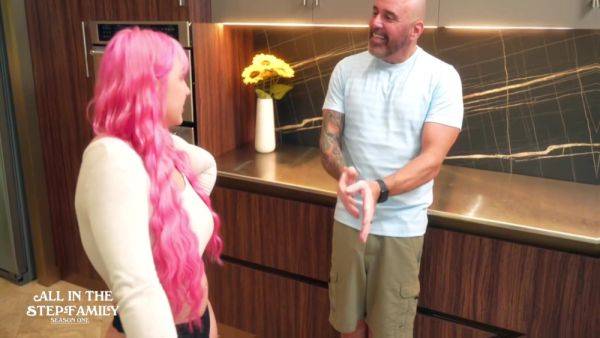 Quality Time With My Porn Star Stepdaughter Skylar Vox! Aitsfs1e24 20 Min - videomanysex.com on poweredporn.com