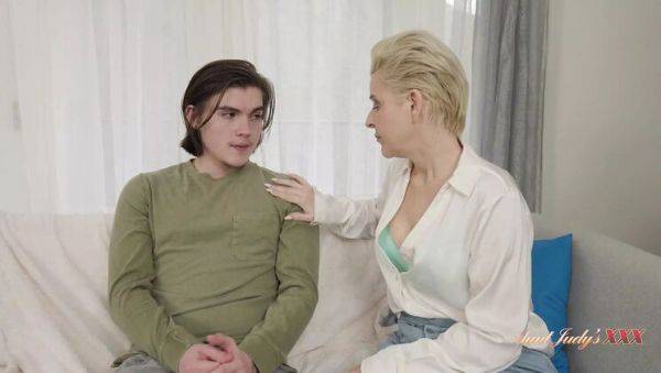 Mature Therapist Bobbi Shay Gives a Hot Blowjob to Young Patient Tyler Cruise - porntry.com on poweredporn.com