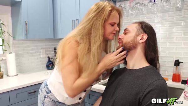 I Fucked Porn Legend Gilf With Micki Lynn - upornia.com on poweredporn.com