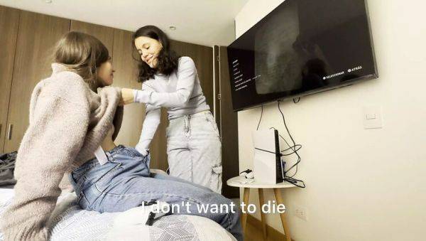 Hot Lesbian Sex While Best Friend Plays Video Games - Scarlettandc - xxxfiles.com - Colombia on poweredporn.com