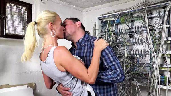 Dirty Tina Gets a Huge German Cock - Blowjob & Facial Cumshot in HD - porntry.com - Germany on poweredporn.com