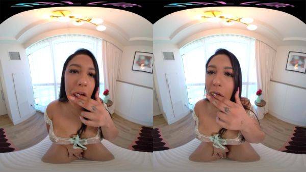 Busty Latina Beauty Masturbates With Her Toy With Virtual Reality And Serena Santos - upornia.com on poweredporn.com