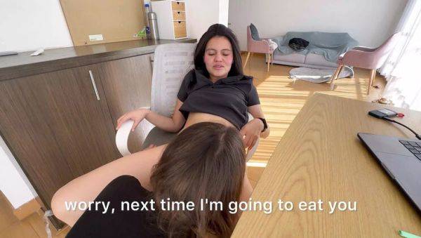 Lesbian Office Affair: Latina Boss Seduces Teen Secretary for a Raise - veryfreeporn.com - Colombia on poweredporn.com