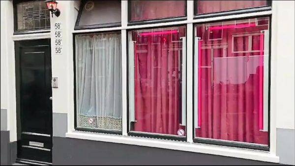 Amsterdam Red Light Hookup: Laura Dee Takes Off Condom for Creampie - porntry.com on poweredporn.com