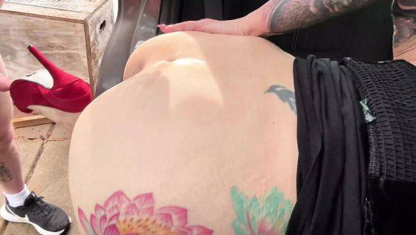 MILF Molly McSquirts Gets Fucked Hard by Uber Driver in Driveway - Squirting & Cumshot - xxxfiles.com on poweredporn.com