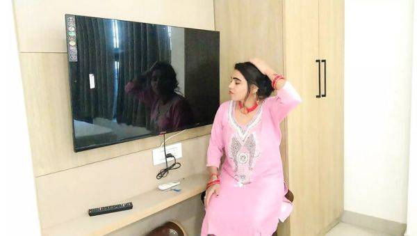 Hot Indian Housewife Gets Rough Doggy Style from TV Mechanic - Free Fuck - xxxfiles.com - India on poweredporn.com