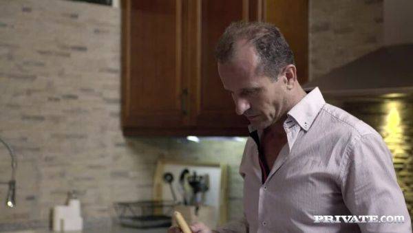 Horny Housewife Sienna Day Fucks Two Men In the Kitchen - veryfreeporn.com on poweredporn.com