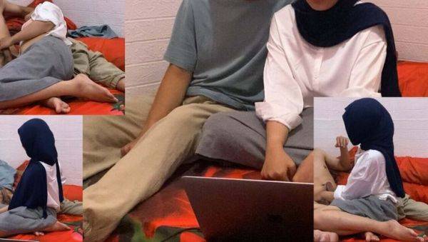 Hijab College Teen Gives Handjob to Big Cock While Studying With Friend - Amateur Desi Babe - veryfreeporn.com - India - Indonesia on poweredporn.com