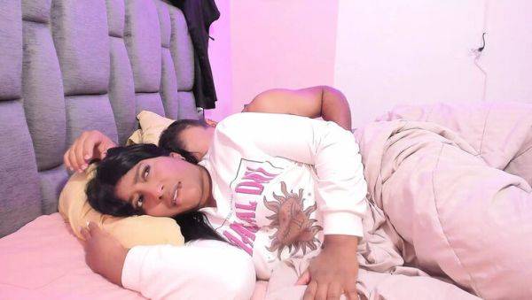 Stepbrother Fucks Stepsister Hard To Warm Her Up - Rough Missionary & Doggy Sex - veryfreeporn.com - India - Colombia on poweredporn.com