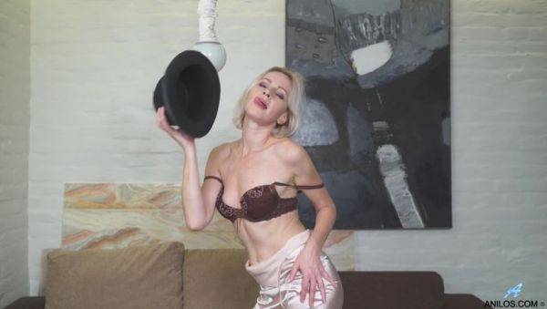 Sexy Mature - veryfreeporn.com on poweredporn.com