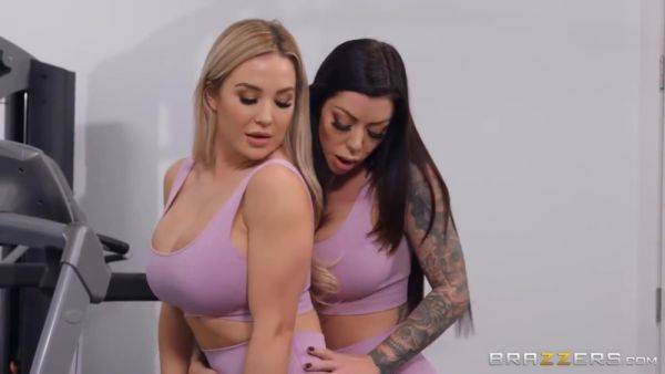 Double Headed Dildo Cheer-up By With Karma Rx - txxx.com - Usa on poweredporn.com