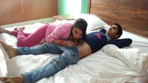 Big Pussy In Delhii Wali Housewifee Se Husbaand Ne Maaje Kiiye Aur Gaandi Gandi Baate Karke Big Cock Se Pussy Ko Choda - desi-porntube.com - India on poweredporn.com