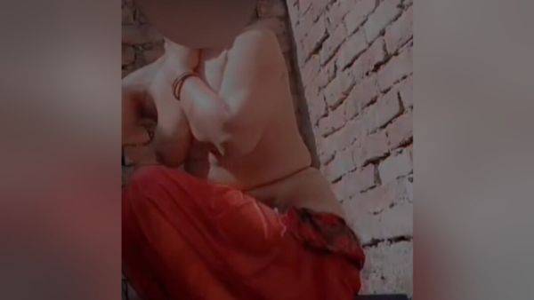 Beautiful Girls In Very Smart Teenage 18+ Hot Sexy Beautiful Girl Is Seen To Be Fully Refining Her Hot . Hai Mere Se Mere Husn Meri Hot Sexy - desi-porntube.com - India on poweredporn.com