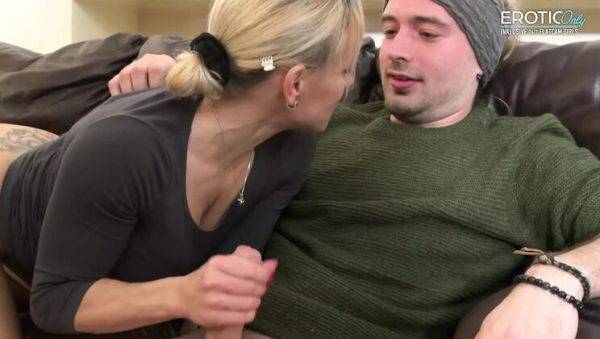 Hot Stepmom Tara Spades Gets Fucked Hard by Jonny Cooper - porntry.com - Germany on poweredporn.com