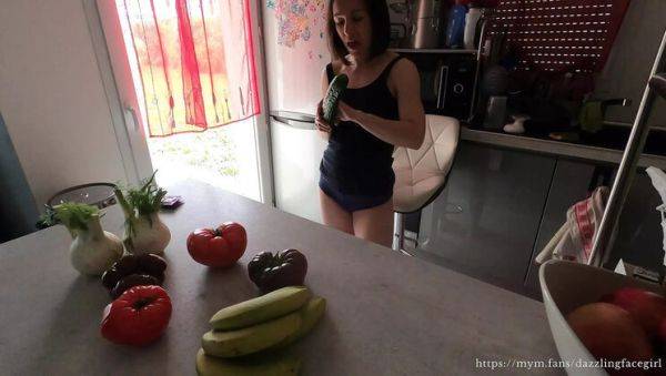 Hot MILF Dazzlingfacegirl Fucks Herself with a Big Zucchini in the Kitchen - Amateur Homemade 4K - porntry.com - France on poweredporn.com