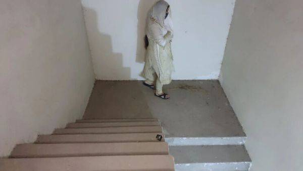 Desi Bhabhi Fucked Hard on Stairs - Late Night Stepmom Anal & Doggy Style - xxxfiles.com - India - Pakistan on poweredporn.com