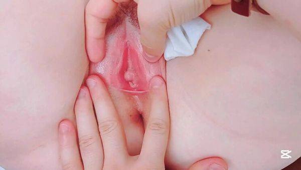 18-Year-Old Virgin Fingering Her Tight Pink Pussy Close Up - xxxfiles.com - Russia - Colombia on poweredporn.com