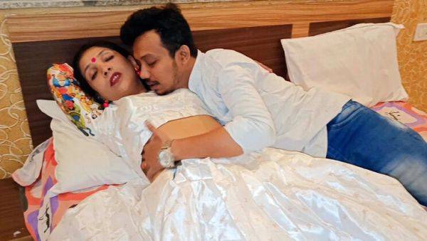 Desi Indian Bhabhi Fucks in Hotel - Hot Couple Sex with Big Nipples - xxxfiles.com - India on poweredporn.com