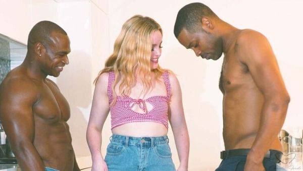 Darrell Deeps & Aaron Rock Double Team Blonde Charlie Forde - Hardcore Threesome Fuck - veryfreeporn.com on poweredporn.com