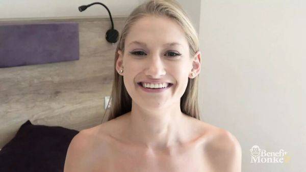 Tiffany Tatum sucks cock with her sexy blue eyes - Amateur pawg with natural tits - veryfreeporn.com on poweredporn.com