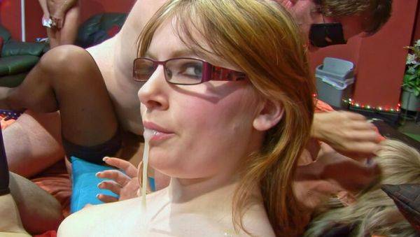 Hot Amateur Blowbang - Jessica Lo Takes Multiple Loads in Glasses - xxxfiles.com - Britain on poweredporn.com