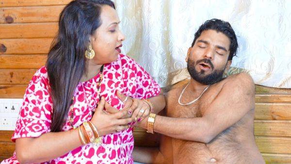 Hot Indian Bhabhi Makes His Cock Hard with Pussy Licking and Blowjob - veryfreeporn.com - India on poweredporn.com