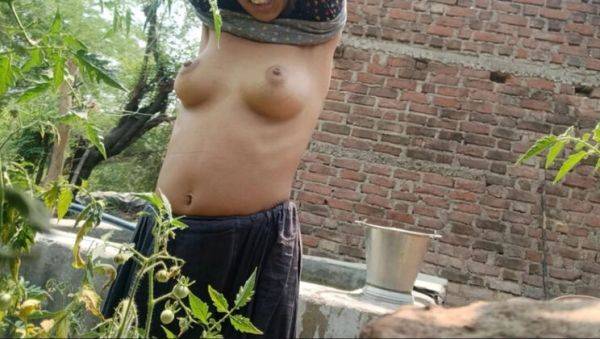 Desi Bhabhi Seema Hot Bath Sex - Devar Caught Her Naked & Fucked Hard - veryfreeporn.com - India on poweredporn.com