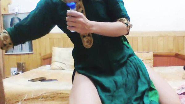 Desi Wife Fucks Husband on Live Cam for Money - Hot Indian Amateur Sex - veryfreeporn.com - India on poweredporn.com