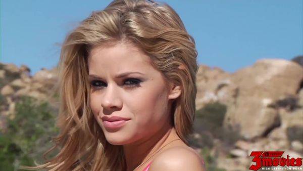 Tight Jeans Gets Fucked - videomanysex.com on poweredporn.com