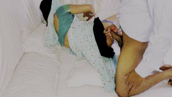 Li Ya In Pati Ne Bahu Ko Sasur Ke Sath Sex Karate Hue Pakad Phir Gandi Gali Dekar Choda - desi-porntube.com - India on poweredporn.com