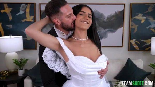 Roxie Sinner Is Desperate To Get Pounded - videomanysex.com on poweredporn.com