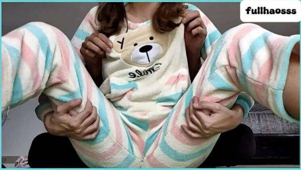 Stepdad Fingers Teen Stepdaughter's Tight Pussy in Risky Homemade Pajama Sex - veryfreeporn.com on poweredporn.com