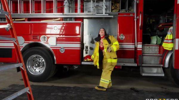 4k) - Brunette Milf With Big Naturals In Firefighter Cosplay Hardcore - videomanysex.com on poweredporn.com